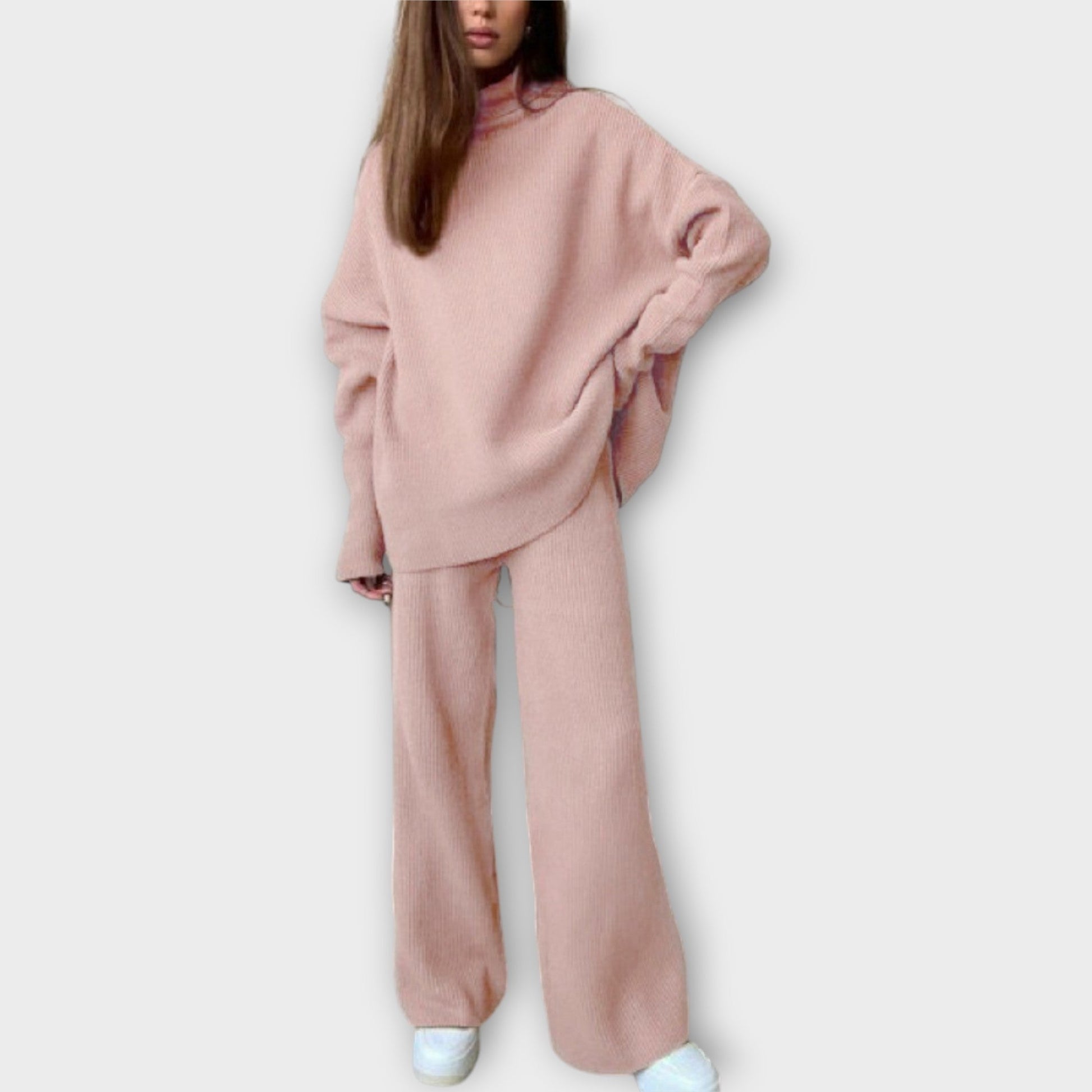 SOLINE™ – STRIKKET SÆT MED LØS PASFORM OG MINIMALISTISK DESIGN